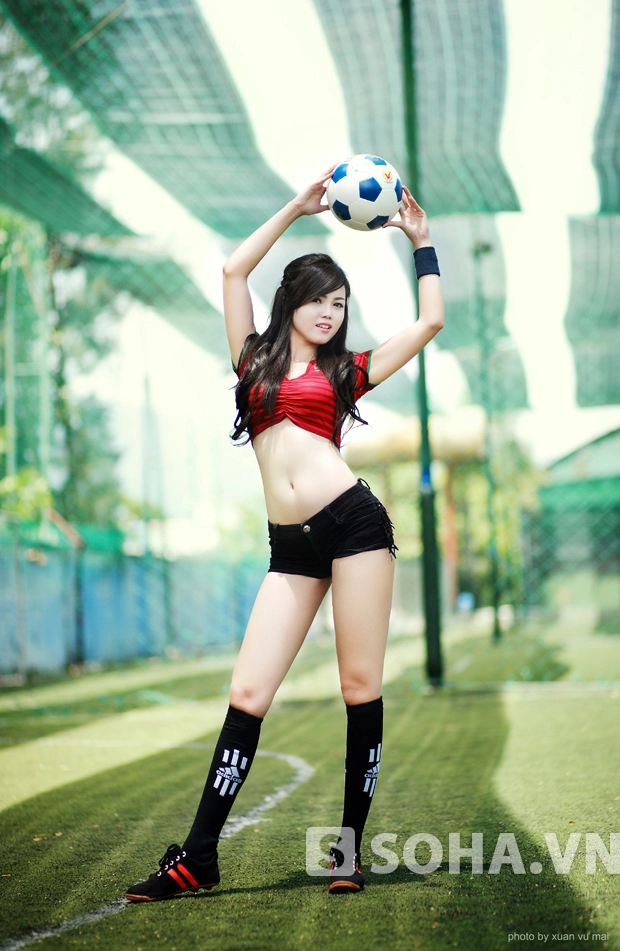 Hot girl nha trang tung ảnh nóng chào world cup 2014