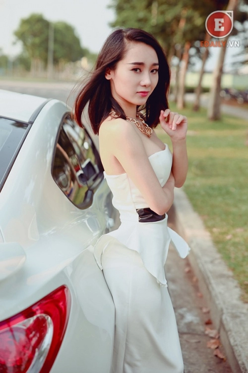 Hotgirl - dj moon kim quyến rũ bên siêu xe tiền tỷ