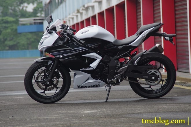 Kawasaki giới thiệu sportbike ninja rr mono 250cc