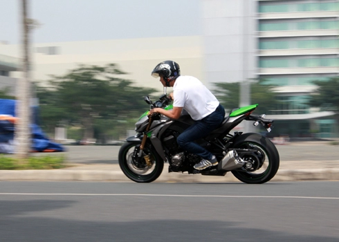 Kawasaki z1000 2014 - lanh lẹ trên phố