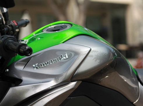 Kawasaki z1000 2014 - lanh lẹ trên phố