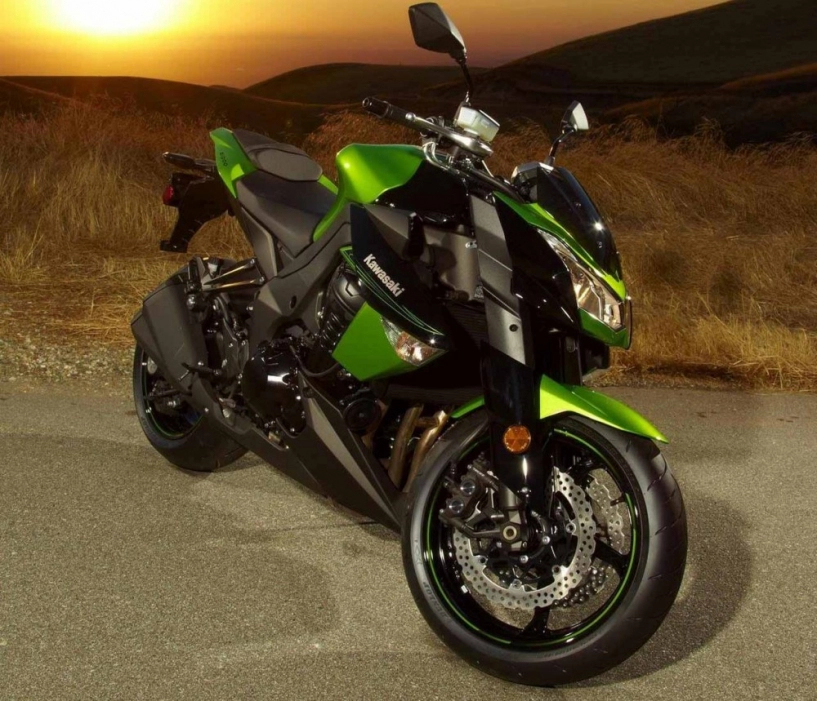 Kawasaki z1000 cái tên không còn xa lạ