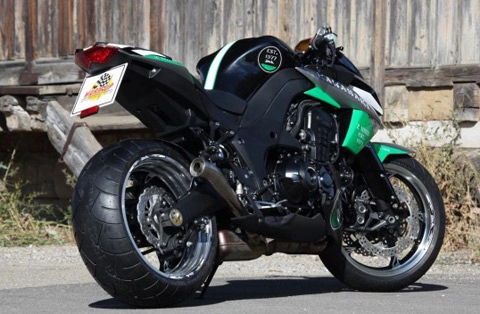 Kawasaki z1000 cái tên không còn xa lạ