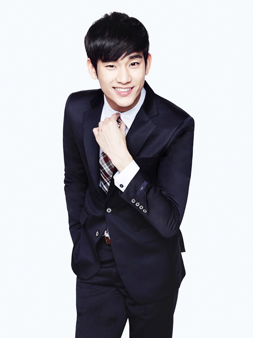 Kim soo hyun bình thản trước tin đồn dao kéo