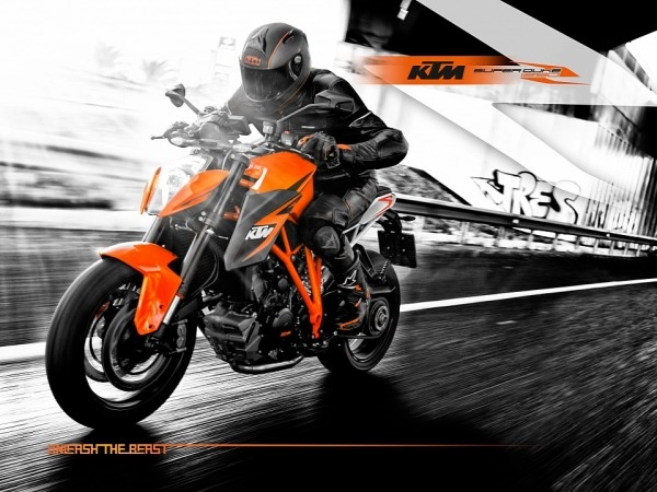 Ktm lộ diện 1290 super duke r 2014