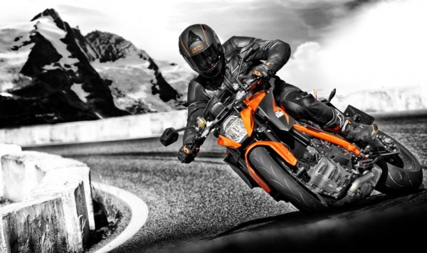 Ktm lộ diện 1290 super duke r 2014