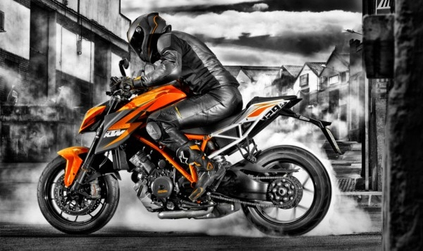 Ktm lộ diện 1290 super duke r 2014