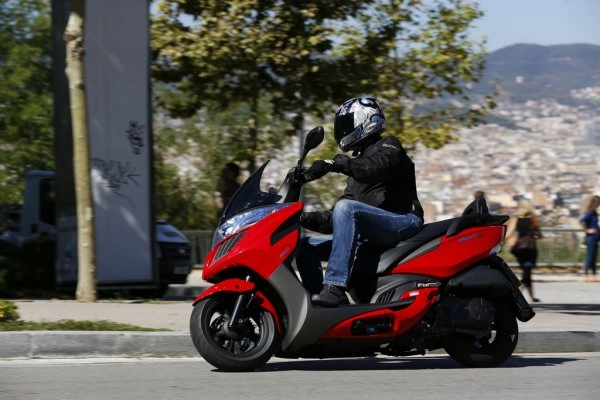 Kymco yager gt hiên bản 2013 trở lại châu âu với nhiều cải tiến mới