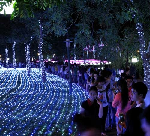 Lung linh với 500 nghìn đèn led ở công viên tân phú