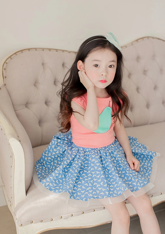 Mẫu nhí 6 tuổi đắt show như người lớn
