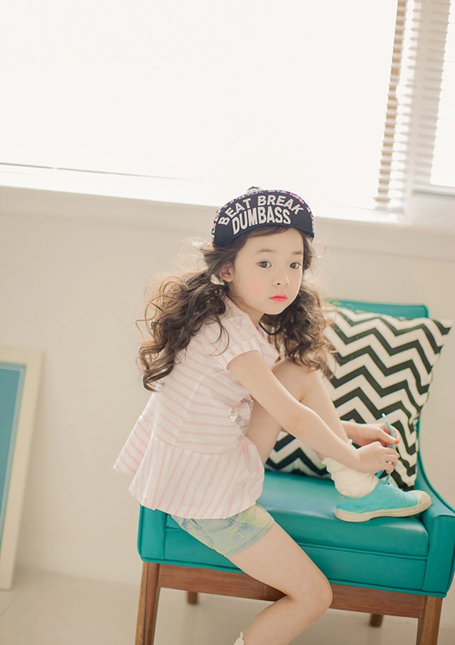 Mẫu nhí 6 tuổi đắt show như người lớn