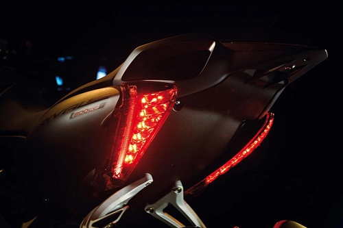 Mv agusta rivale 800 giá từ 17200 usd