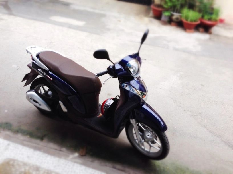 Nên mua xe honda sh mode hay piaggio liberty