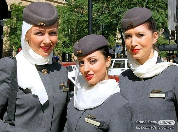 Ngắm vẻ xinh đẹp của các nữ tiếp viên hàng không trên toàn thế giới