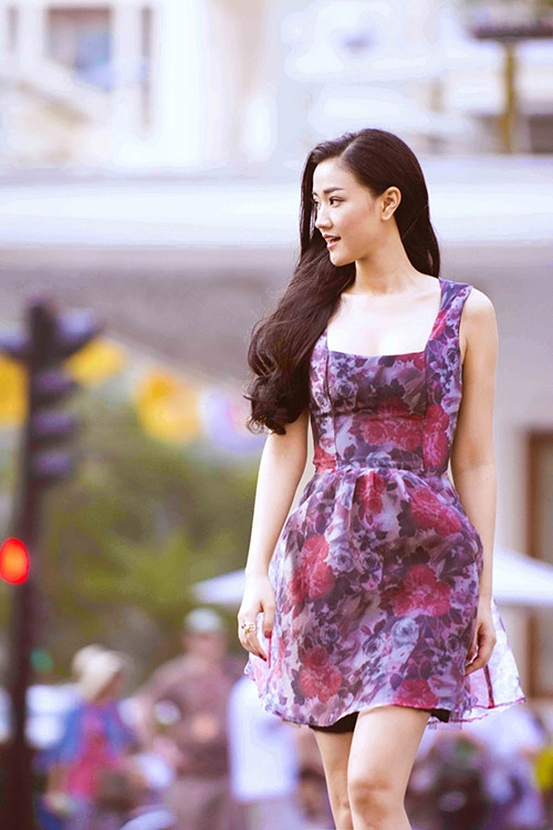 Ngẩn ngơ ngắm nàng xuân maya trên phố
