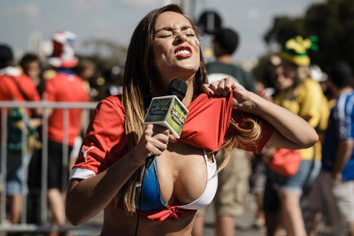 Người đẹp bikini làm nóng ran mùa world cup 2014
