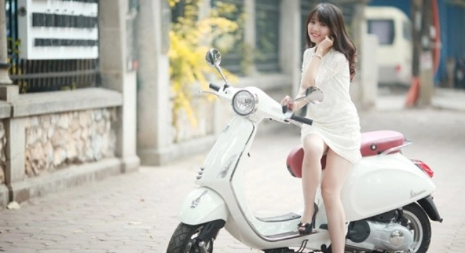 Người đẹp việt nhẹ nhàng cùng vespa primavera