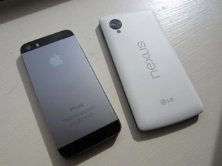 Những điểm iphone 5s thua xa nexus 5