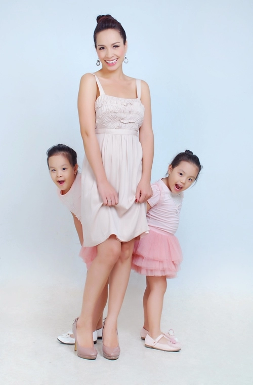 Những gái hai con xinh đẹp thành công của showbiz việt