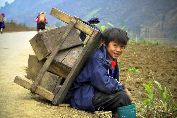 Những nụ cười vô tư của trẻ thơ vùng tây bắc