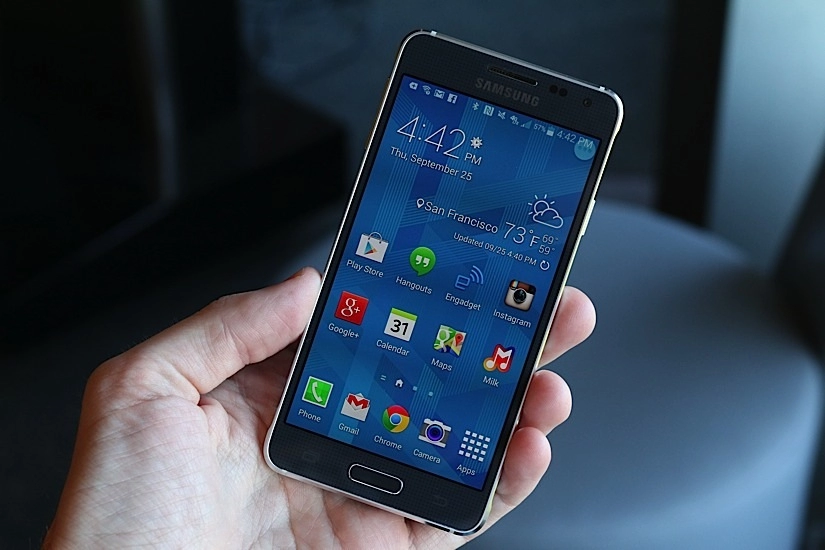 Samsung galaxy a3 dự bán với mức giá 400usd