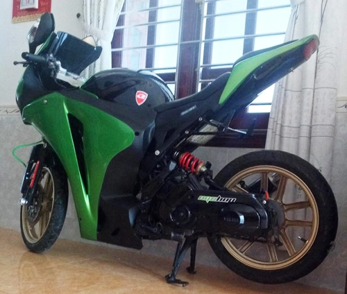 Sản phẩm độc của sinh viên - yamaha nouvo độ áo cbr1000rr