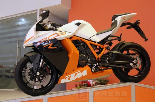 Siêu môtô ktm rc8r chính hãng đầu tiên tại việt nam