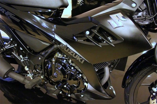 Suzuki giới thiệu satria f150 phiên bản đen tuyền