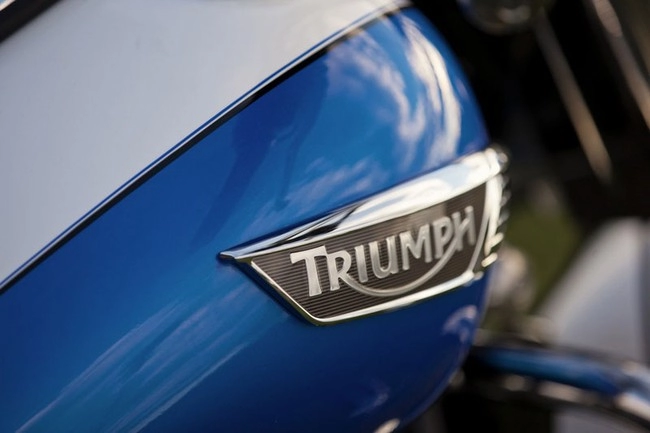 Triumph ra mắt 2 mẫu mới thunderbird commander và lt