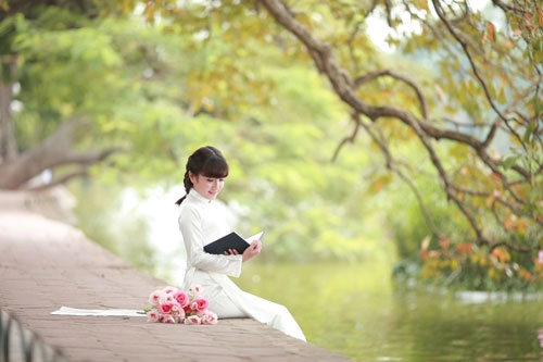Vẻ đẹp trong sáng của nữ sinh việt trong tà áo dài