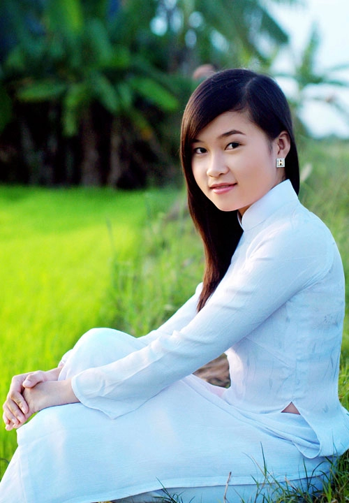 Vẻ đẹp trong sáng của nữ sinh việt trong tà áo dài