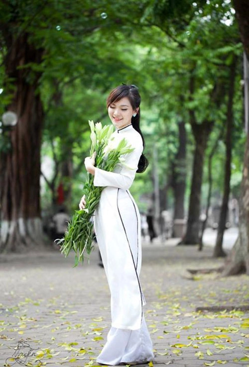 Vẻ đẹp trong sáng của nữ sinh việt trong tà áo dài