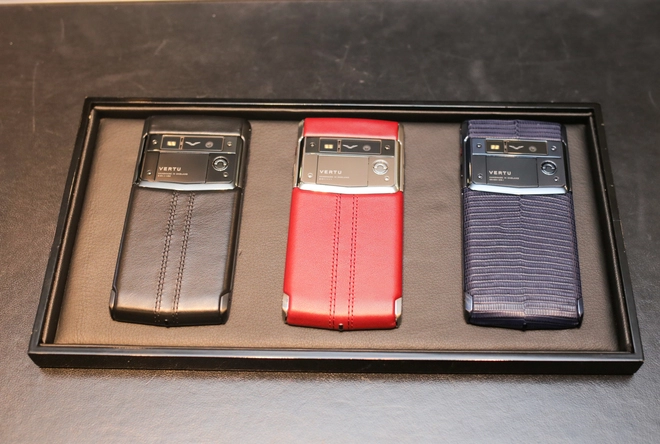 Vertu signature touch về việt nam giá từ 250 triệu đồng