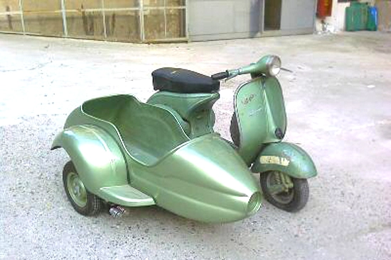 Vespa 3 bánh - vẻ đẹp mê hồn