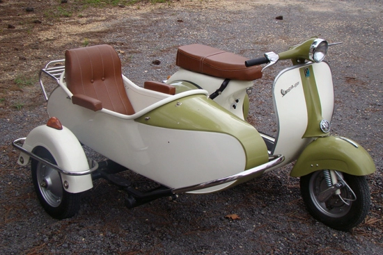 Vespa 3 bánh - vẻ đẹp mê hồn