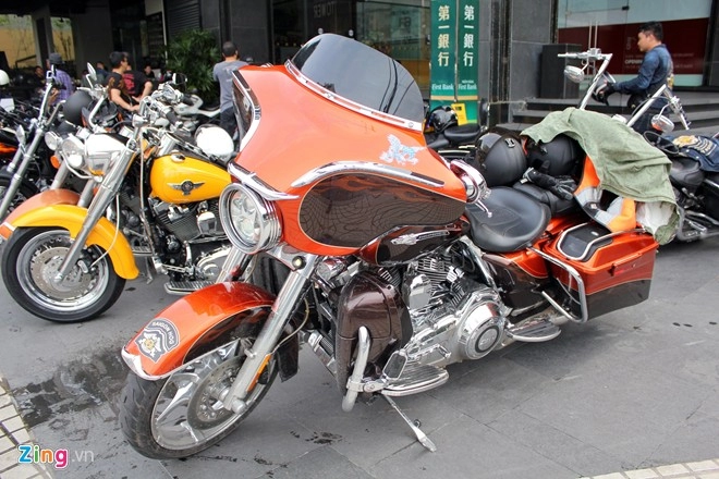 30 siêu môtô harley-davidson hội tụ tại quán cà phê sài gòn