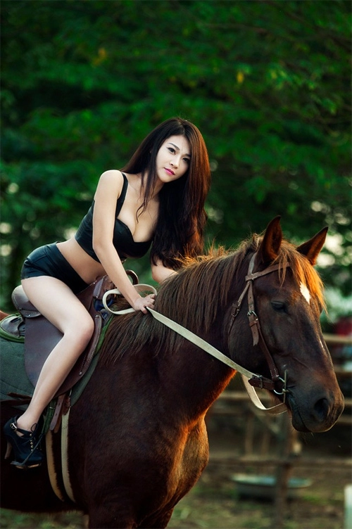 9x yến châu khoe giáng bên ngựa đẹp nhất 2014