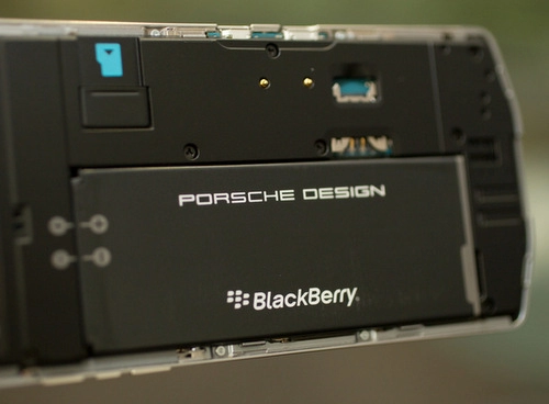 Ảnh thực tế smartphone hạng sang blackberry porsche design