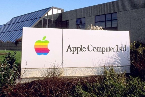 Apple bán đấu giá biểu tượng táo cắn dở
