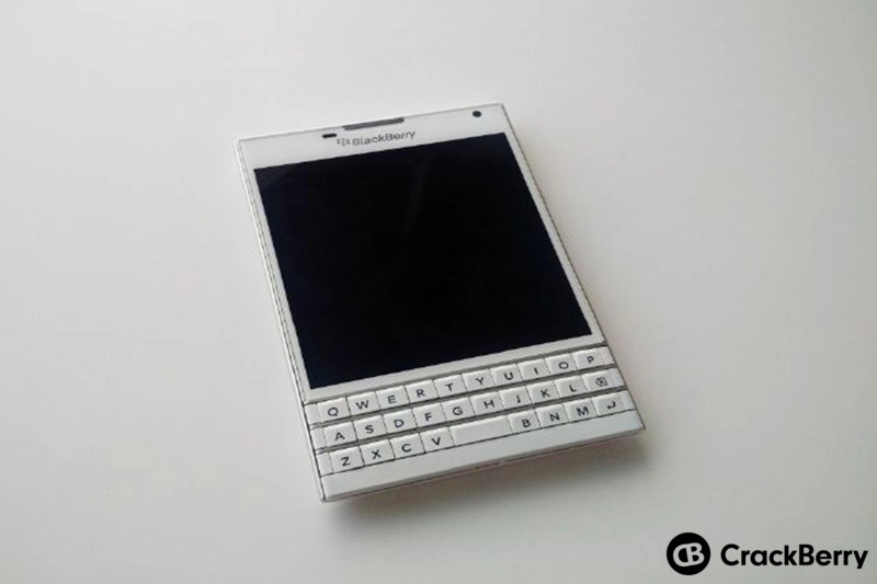 Blackberry passport chính thức xác nhận với phiên bản trắng ngọc trai