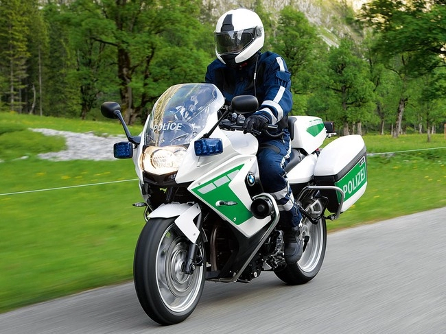 Bmw giới thiệu loạt moto dành cho cảnh sát