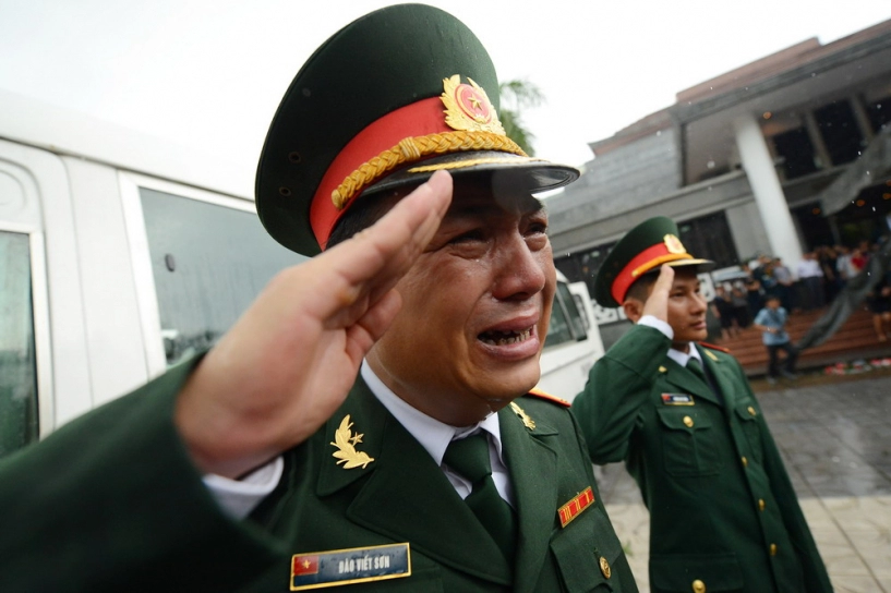 Bộ ảnh cảm động ngày tiễn biệt 18 chiến sĩ