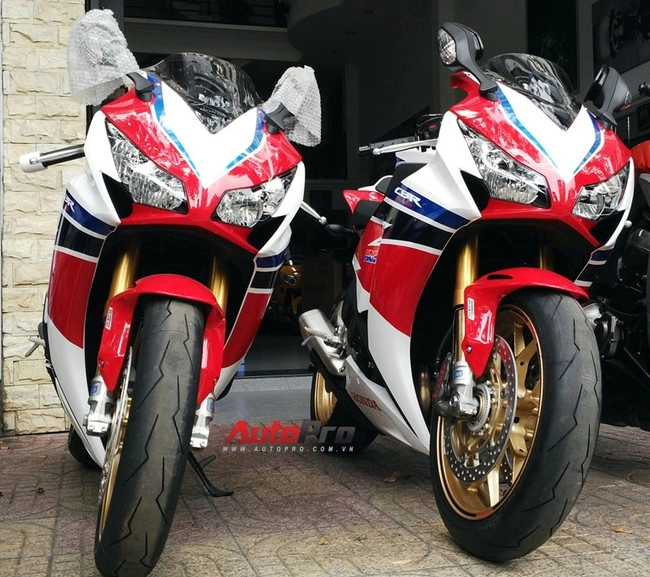 Cận cảnh bộ đôi honda cbr1000rr fireblade sp cập bến việt nam