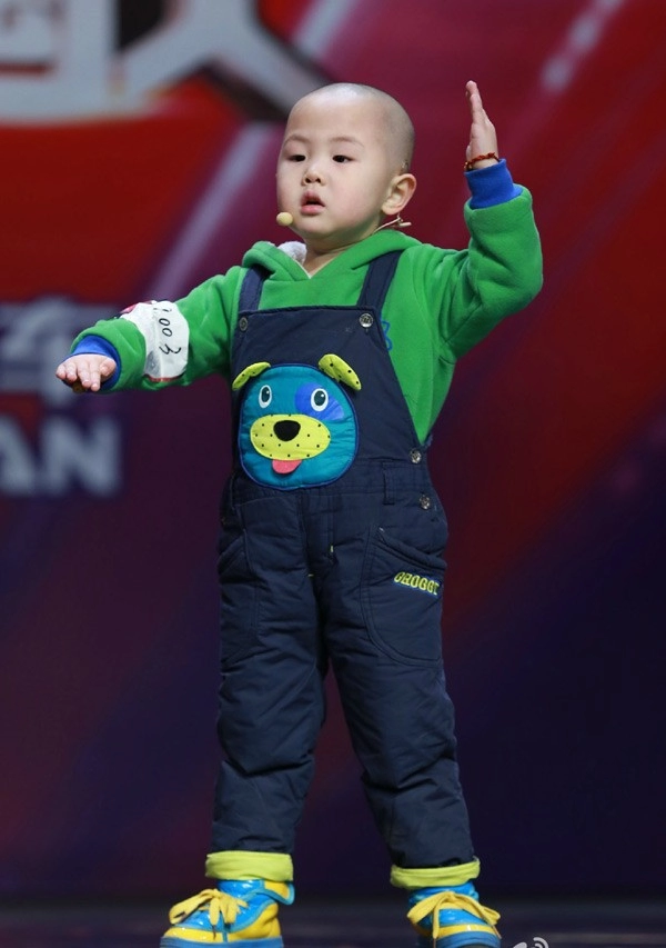 Cậu nhóc 3 tuổi gây sốt dân mạng nhảy gangnam style