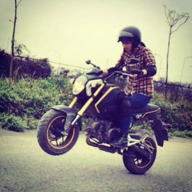 Chip bom nữ biker 9x với tình yêu dành cho xe côn tay