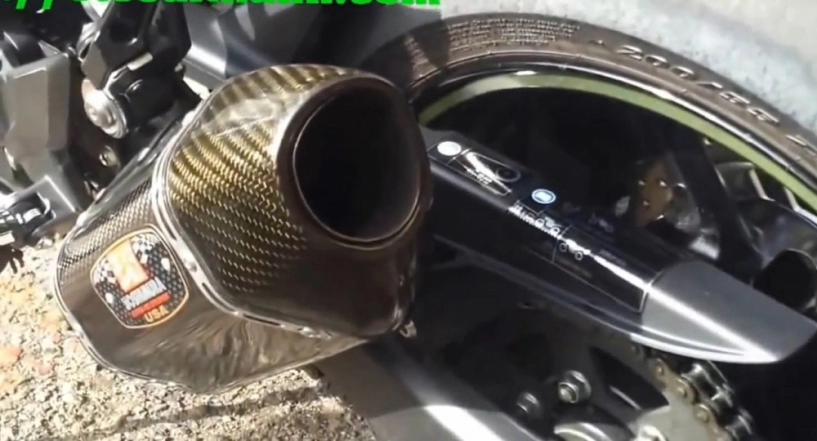 Clip test akrapovic vs yoshimura trên kawasaki z1000