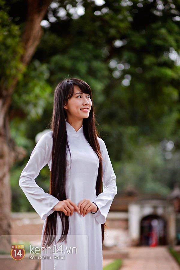 Cô nữ sinh sư phạm sở hữu mái tóc siêu dài