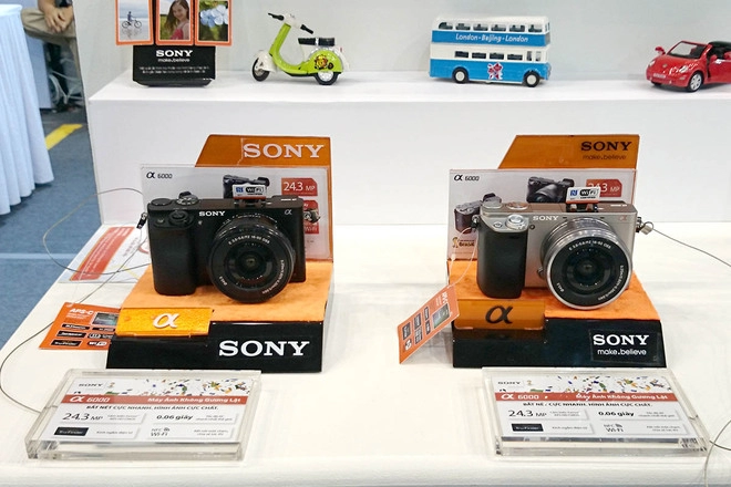 Đập hộp sony alpha 6000 chính hãng đầu tiên ở việt nam