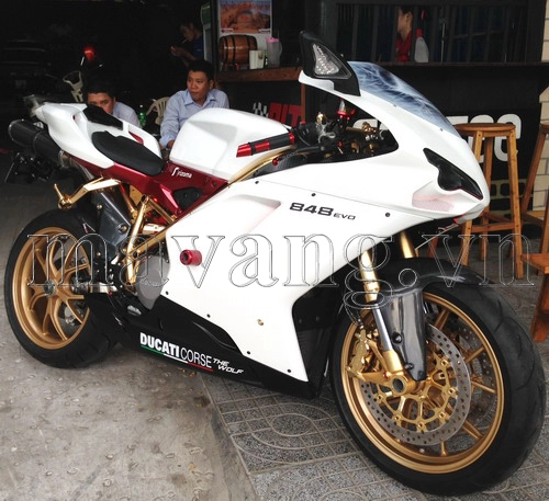 Ducati 848 evo mạ vàng đầu tiên trên thế giới tại việt nam