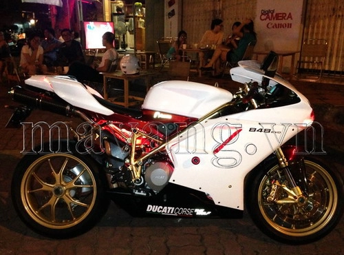 Ducati 848 evo mạ vàng đầu tiên trên thế giới tại việt nam